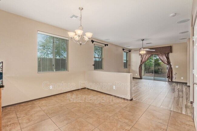Building Photo - 2624 W Beautiful Ln