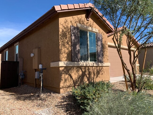 Building Photo - 3 Bedroom 2 Bath Home with 2 car garage, only built in 2020