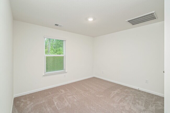 Building Photo - 944 Utopia Ln