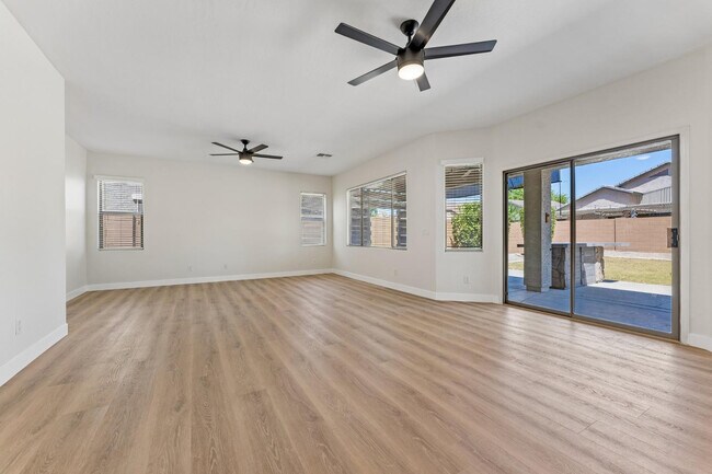 Building Photo - 18024 W Maui Ln