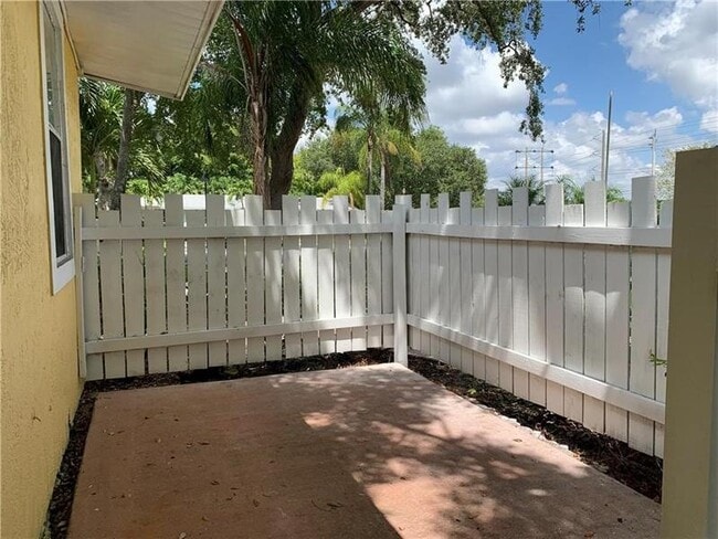 Building Photo - 7134 Southgate Blvd