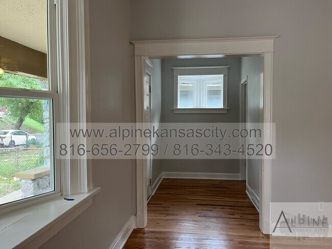 Building Photo - Huge Bonus Room, Vouchers Accepted