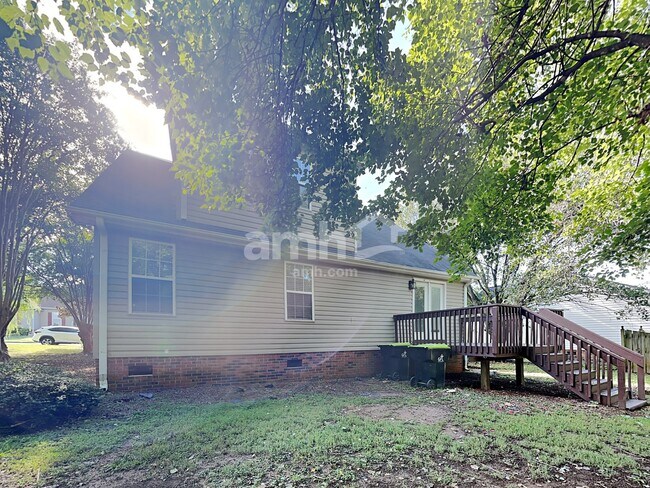 Building Photo - 6 Saddlemount Ln