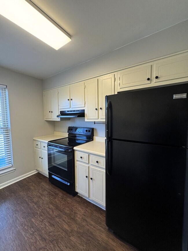 Building Photo - Available For Immediate Move-In!