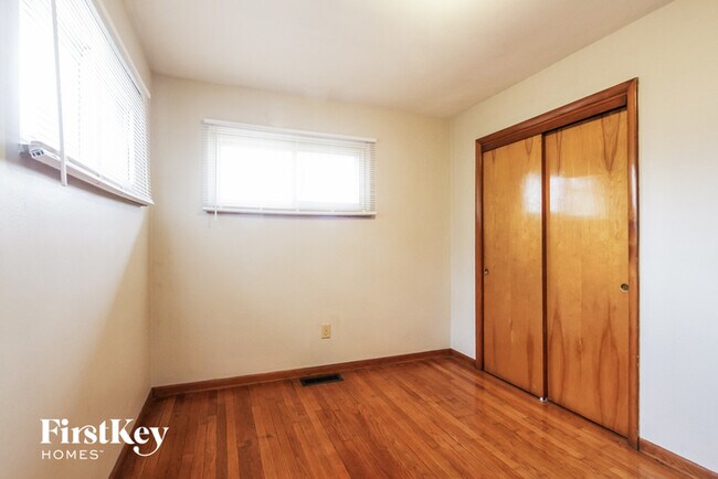Building Photo - 1317 Hathaway Dr