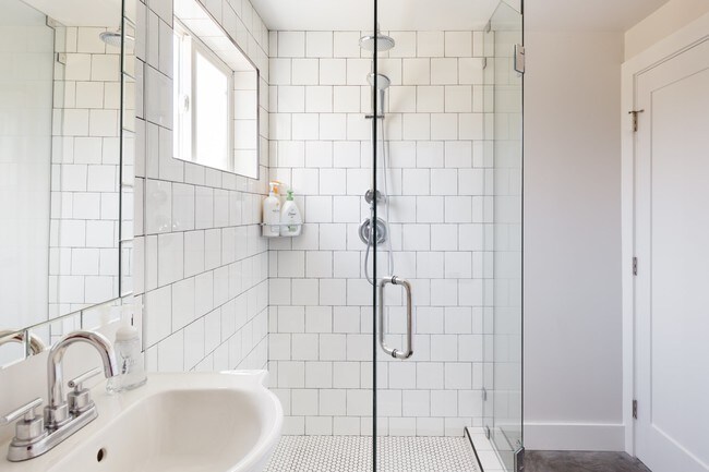 Building Photo - 1523 Morton Terrace