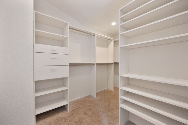 Building Photo - CHARMING HOME IN TEMECULA 3 BD/2.5 BA | OV...