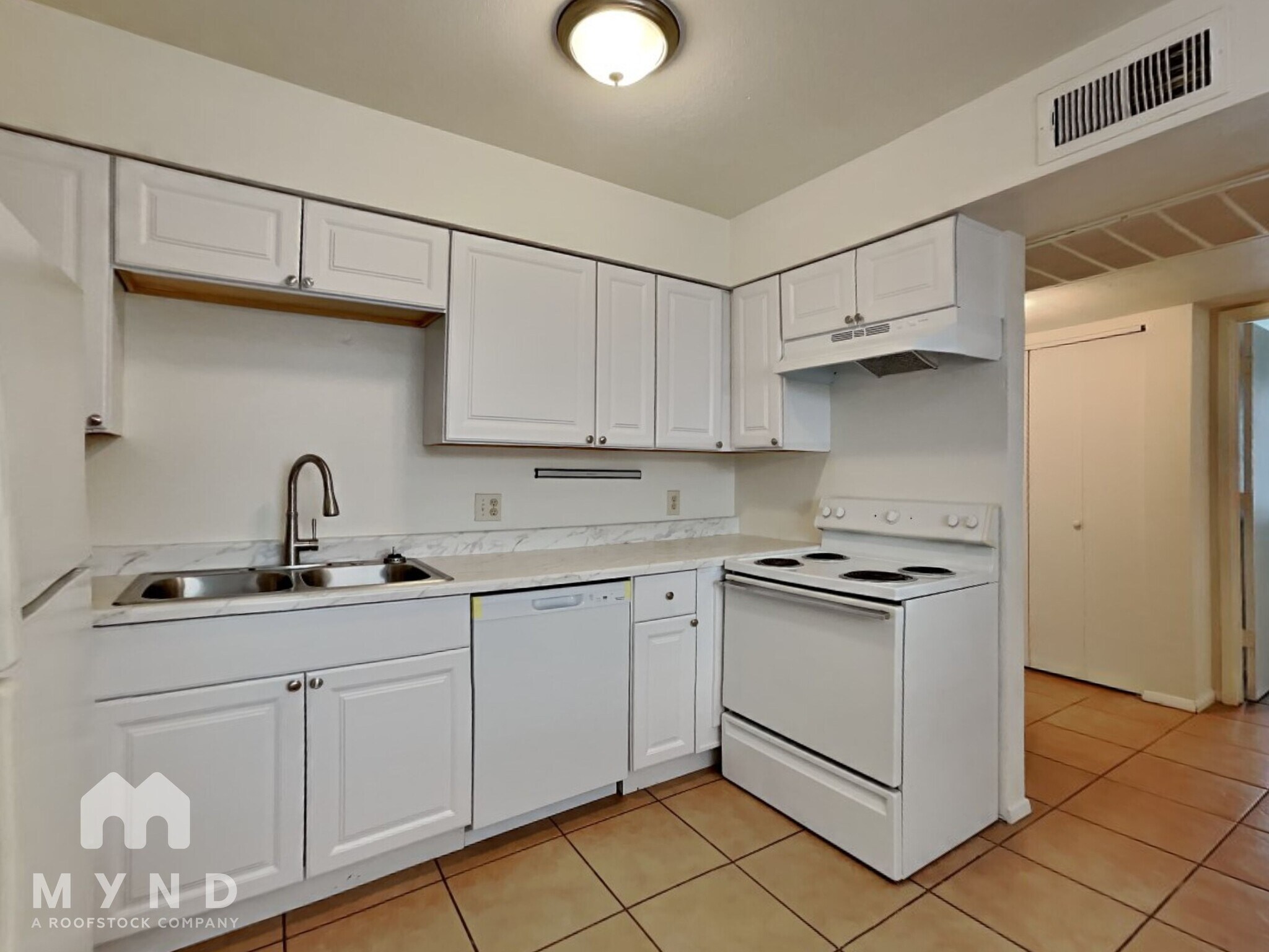 Building Photo - 2828 E Tierra Buena Ln