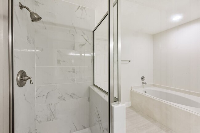 Building Photo - 9202 Bayou Bluff Dr