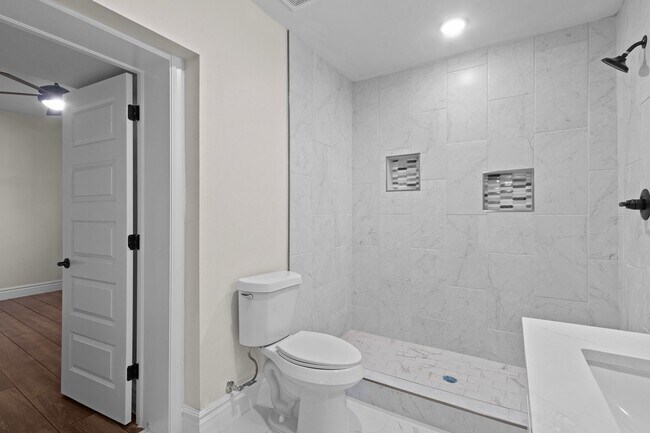 Building Photo - Yandell Unit 1