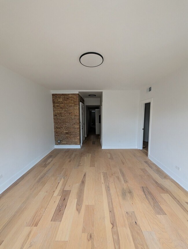 Building Photo - 616 W Patterson Ave