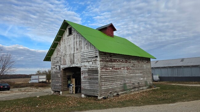 Building Photo - 3494 Howlett Rd