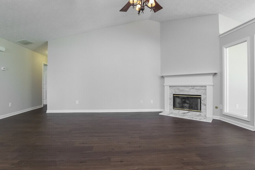 Building Photo - 2585 Fairmont Park Ct