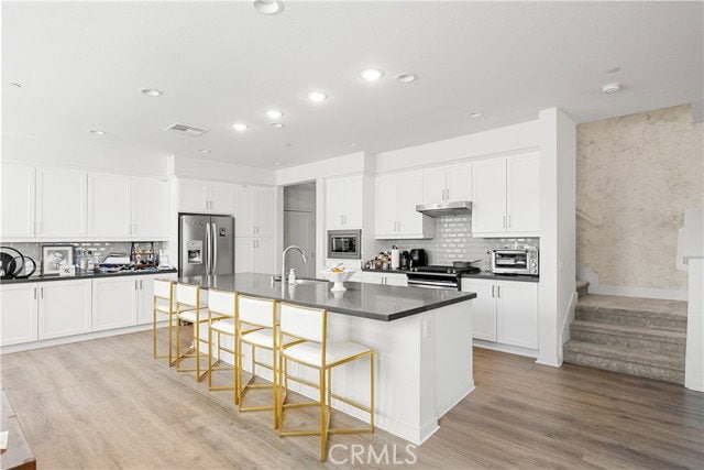 Building Photo - 120 Novel