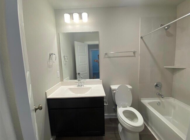 Building Photo - 3119 Spanish Oak Ln