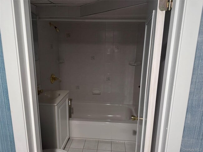 Building Photo - 4 Franklin St