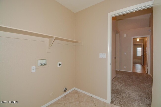Building Photo - 9413 W Cinnabar Ave