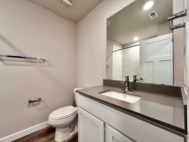 Building Photo - Move-In Ready Home with Open Layout & Outdoor Entertaining Space