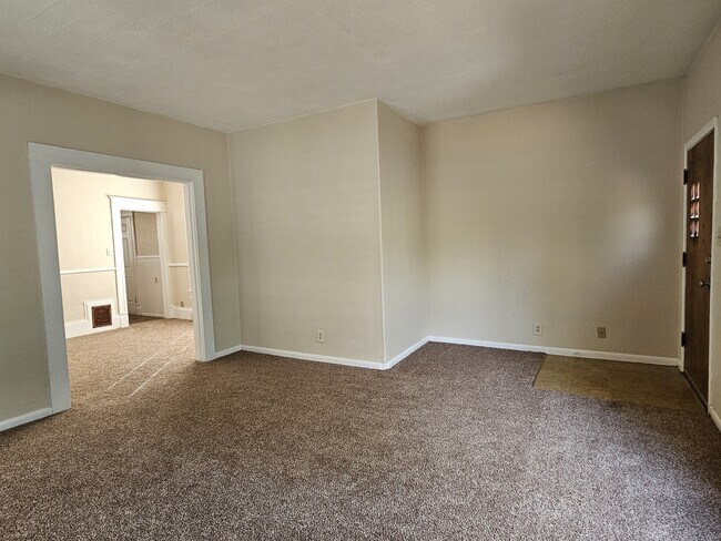 Building Photo - 906 W Colorado Ave