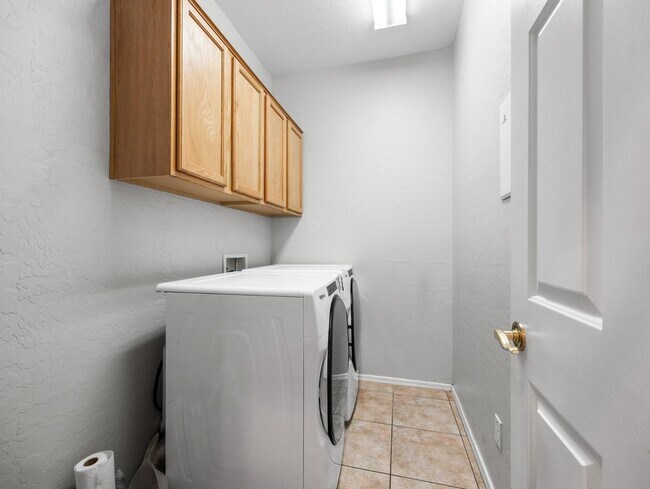 Building Photo - 4613 E Tumbleweed Dr