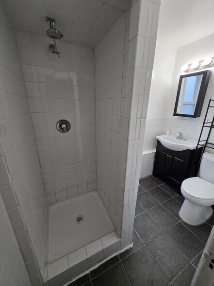 Building Photo - 8 Farley Ave