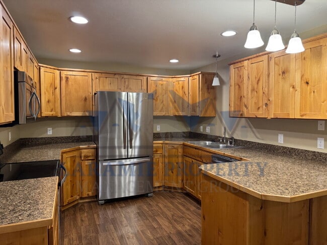Building Photo - Private entrance- Basement 1 Bedroom Apart...