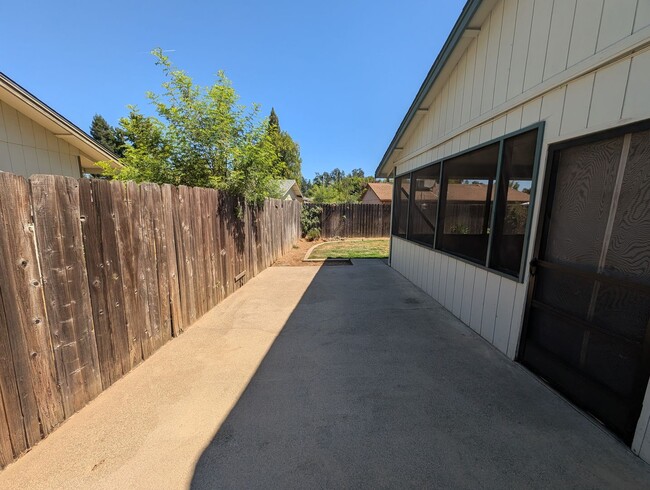 Building Photo - Move In Special 1/2 off 1st Months Rent