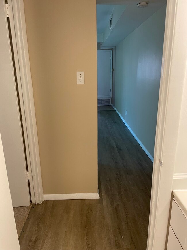 Building Photo - 706 Meadow Woods Ln