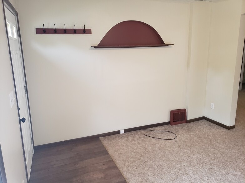 Building Photo - 109 Florence St