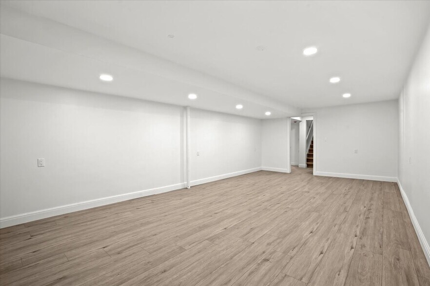 Building Photo - 40526 Woodside Dr