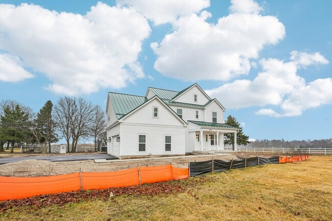 Building Photo - 3916 County F