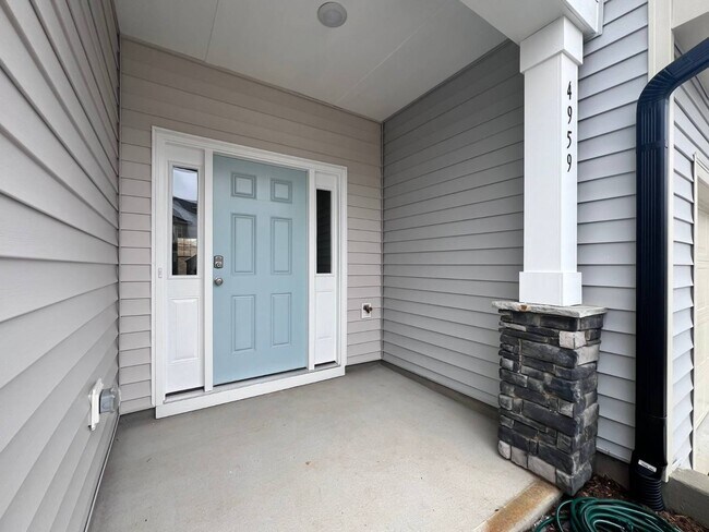 Building Photo - 4959 Caddis Bnd