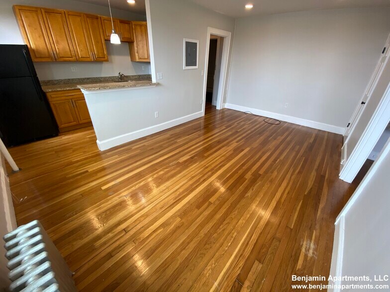 Building Photo - 136 Highland Ave