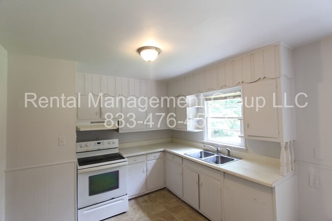 Building Photo - 1345 Glenwood St NW