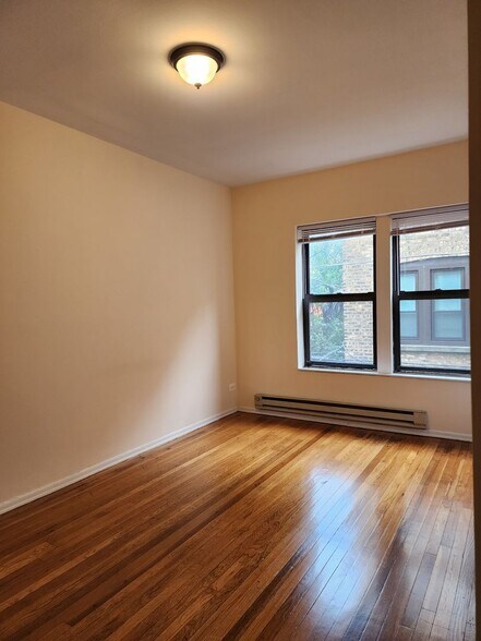 Building Photo - 1714 W Jonquil Ter