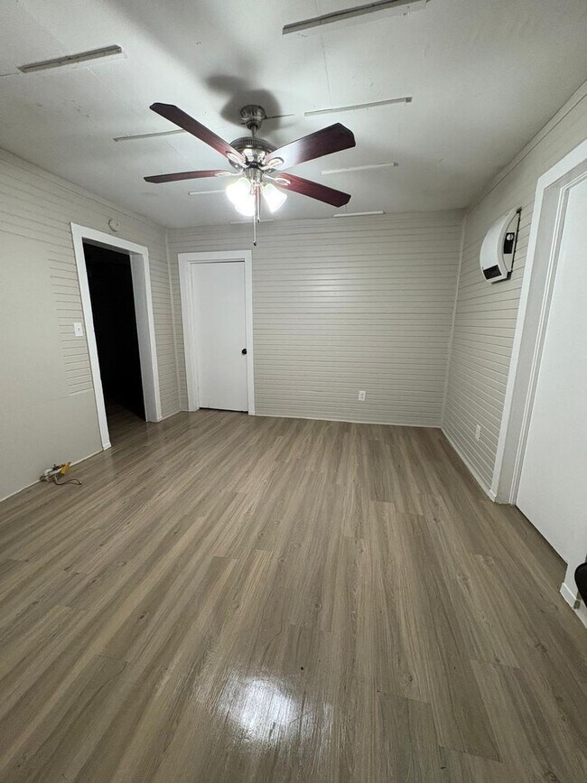 Building Photo - 3604 N Terry St