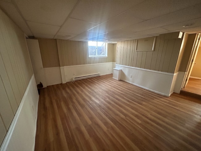 Building Photo - 534 W Cavour Ave