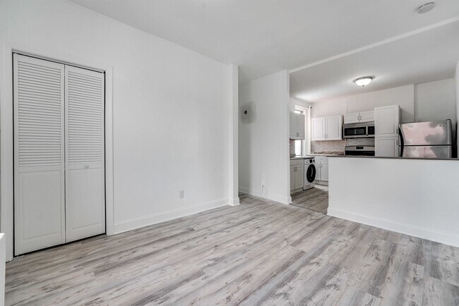 Building Photo - 103 Westover Pl