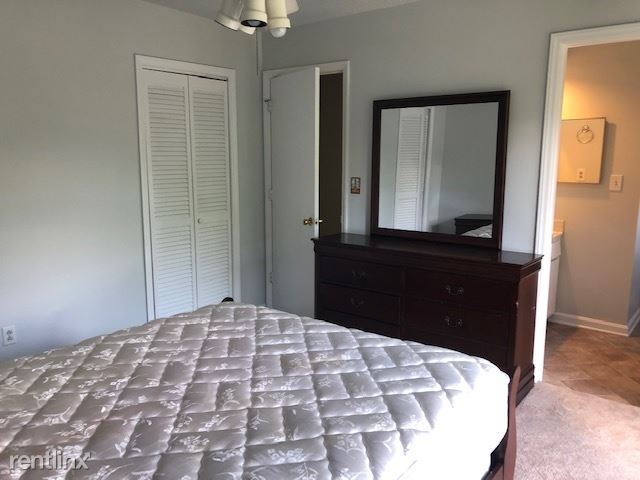 Building Photo - 3 br, 3 bath Townhome - 107 Jo Anne Cir