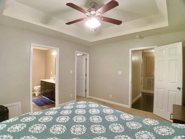 Building Photo - 4069 Challis Dr