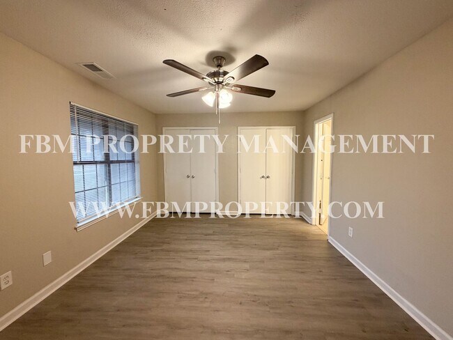 Building Photo - 1139 Valley View Dr