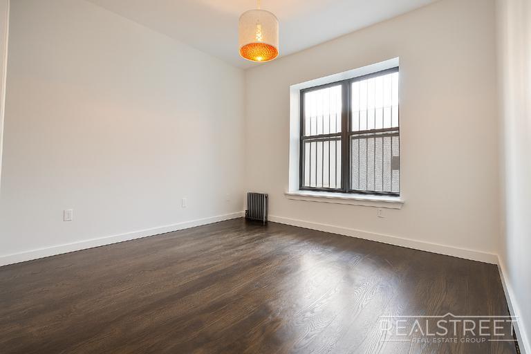 Building Photo - Stunning Modern Large 2 Bedroom