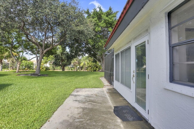 Building Photo - 315 NW 36th Ave