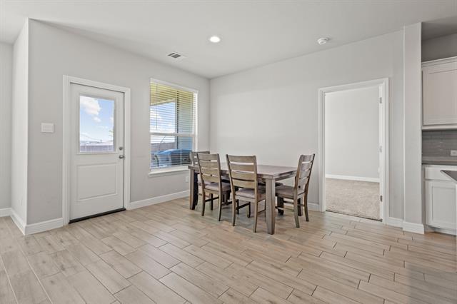 Building Photo - 204 Dunmore Dr