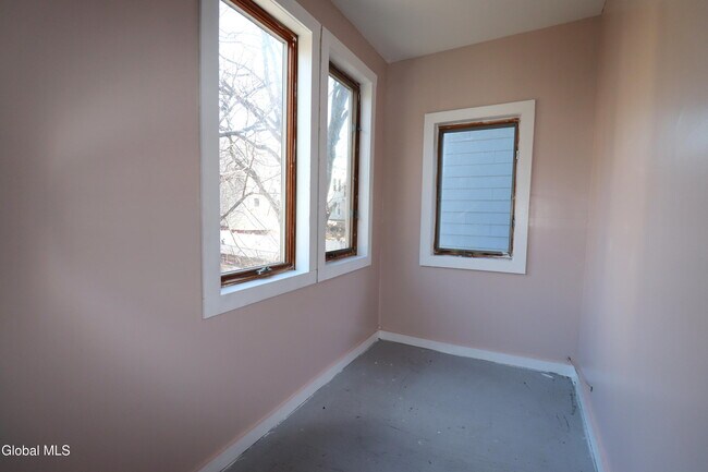 Building Photo - 29 Morris St