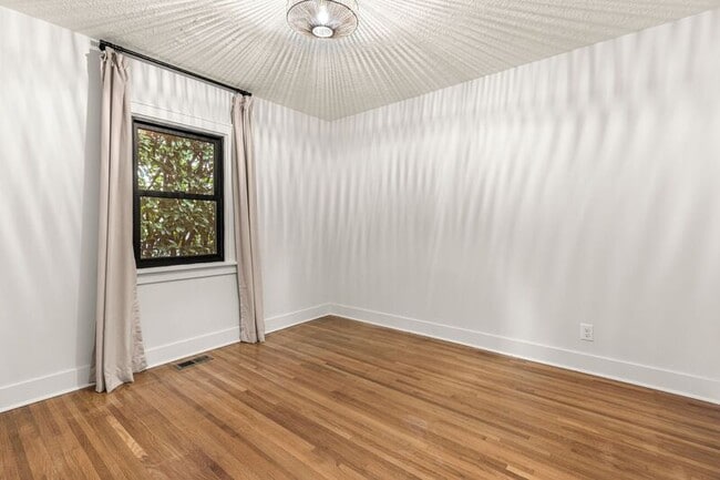 Building Photo - 8606 N Seward Ave