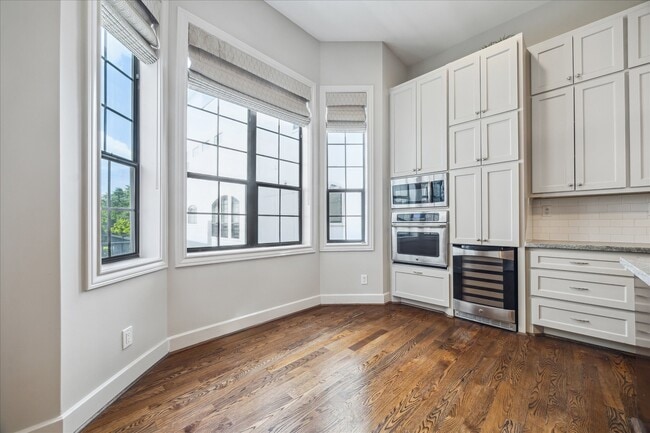 Building Photo - 4715 Jackson St