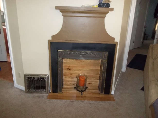 Building Photo - 212 7th St