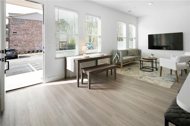 Building Photo - 9040 Main St