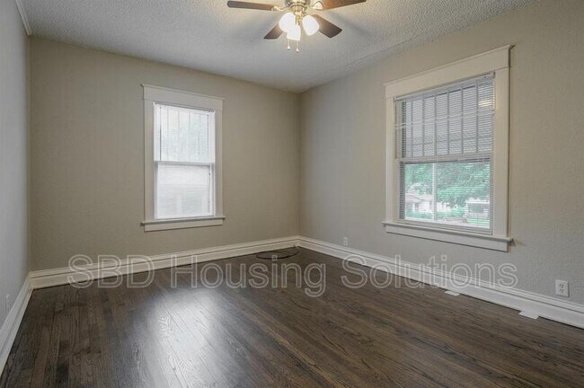 Building Photo - 528 S Arlington Ave